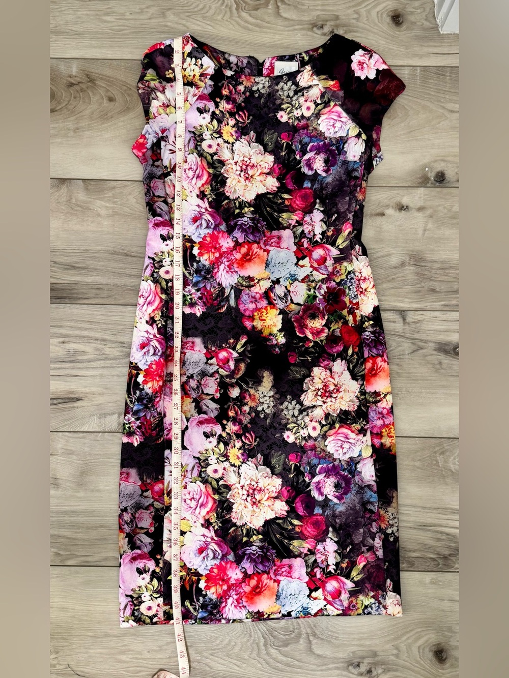 Beige by eci Floral Midi Dress in Black with Pink, Red and Cream Floral Size 8 - Picture 6 of 7